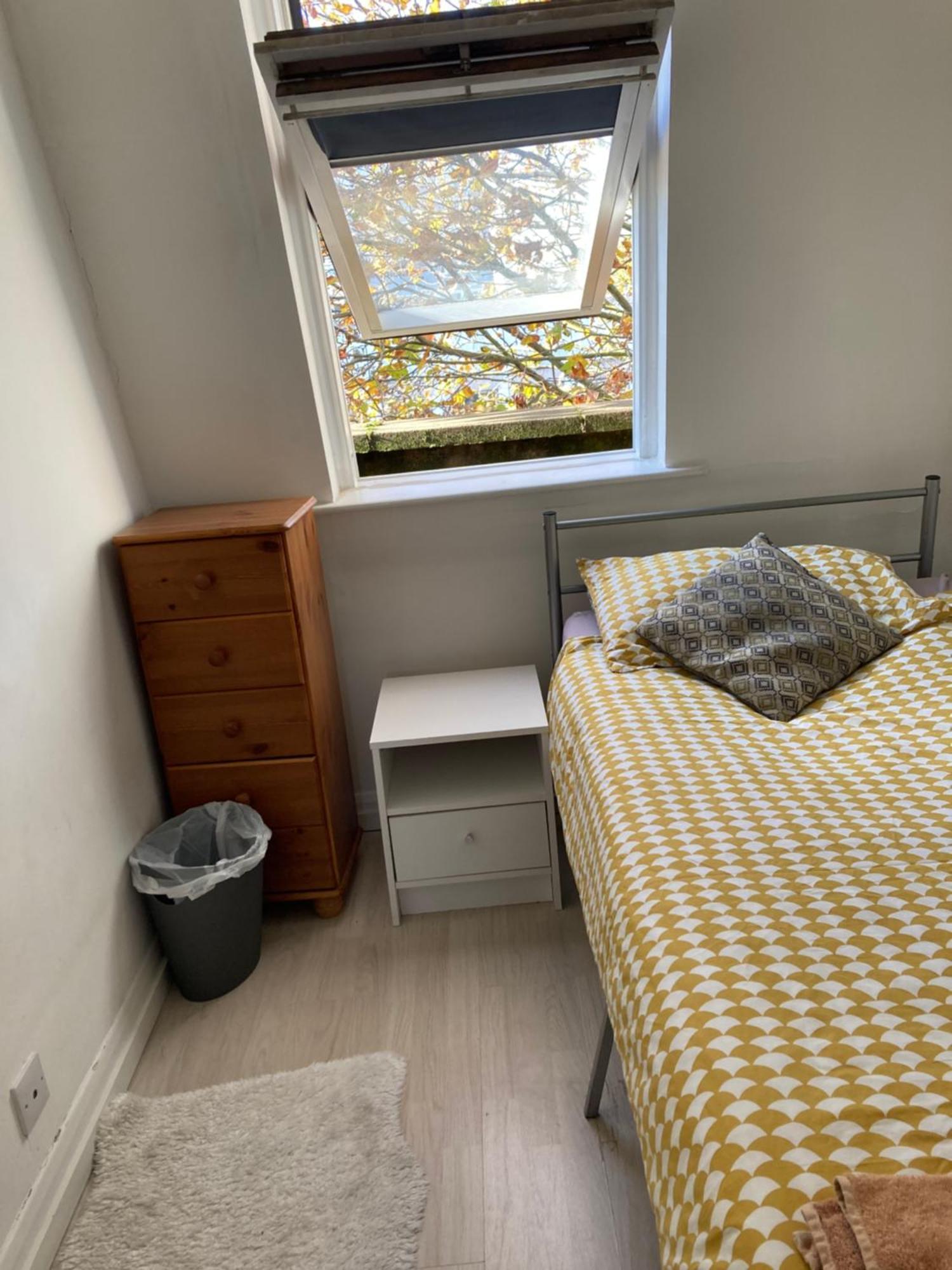 Redecorated Single With Shared Bathroom And Kitchen * Londres