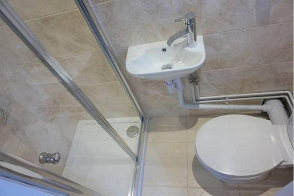 Redecorated Single With Shared Bathroom And Kitchen Séjour chez l'habitant *